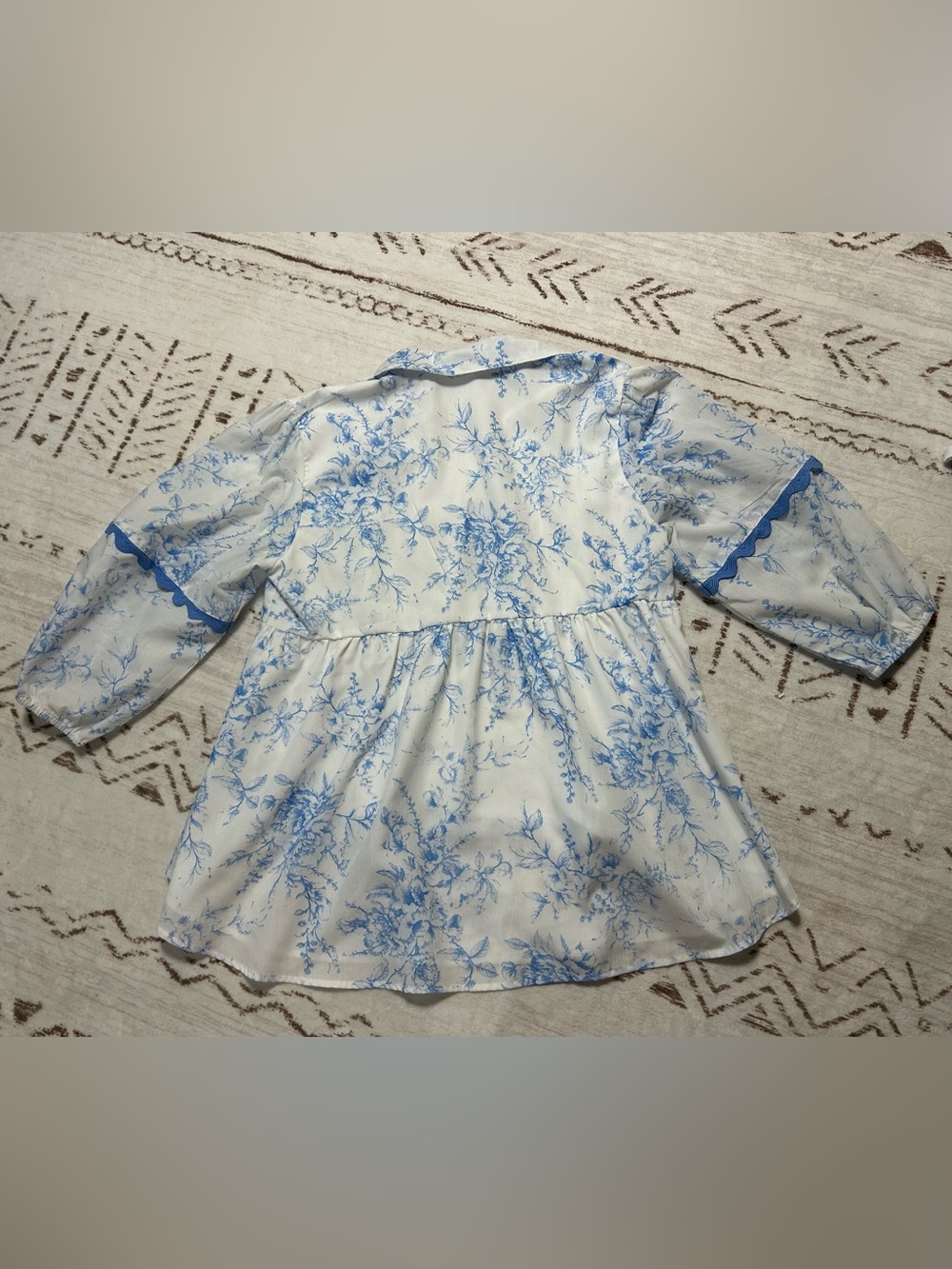Blue White Toile Floral Babydoll Blouse Puff Sleeve Cottagecore Top S - Picture 3 of 7